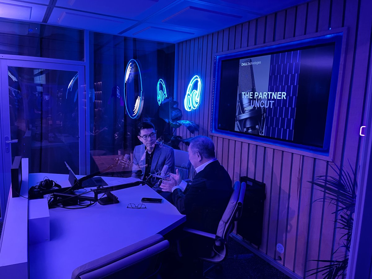 SDaresta's tweet image. #Sustainability is a big deal ♻️

How can a @DellTechPartner help?

By not only selling a product but helping customers with an e-waste strategy.

🎧 to this #DellTechWorld podcast: dell.to/44Rv9eW
#work4Dell #sustainability  #iwork4dell