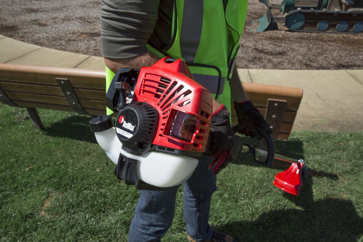 Weingartz's tweet image. RedMax deals going on now! Save 15% on all RedMax handheld products now through July 6th. 
bit.ly/4bv1St0

#weingartz #redmax #deals #savings