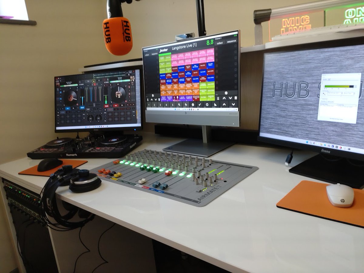 Radio Station number 393 is now in production, this gorgeous HUB STUDIO is going to the #Outstanding @NBS_Herts they're jumping in with #PlaygroundRadio right from the start & you'll be able to enjoy their podcasts 24/7, I'm thrilled they chose @andertontiger for their station.