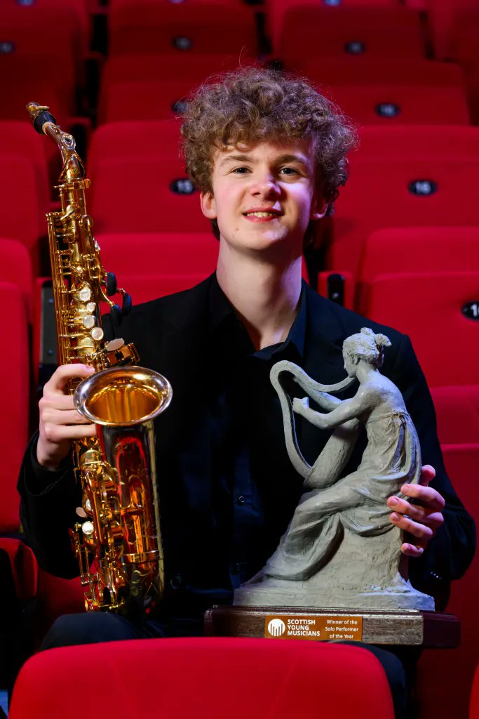 Congratulations to Juniors student, Euan Kemp who's the winner of the Scottish Young Musicians Solo Performer of the Year 2024 award! 🥳 Saxophonist Euan (17) won the trophy by performing Improvisation No.1 by Ryo Noda & Fantaisie-Impromptu by André Jolivet.