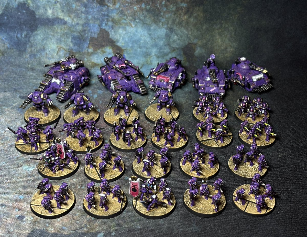 As you asked so nicely! A group shot of my Emperor’s Children from the #LegionsImperialis launch box #warhammer #warhammercommunity