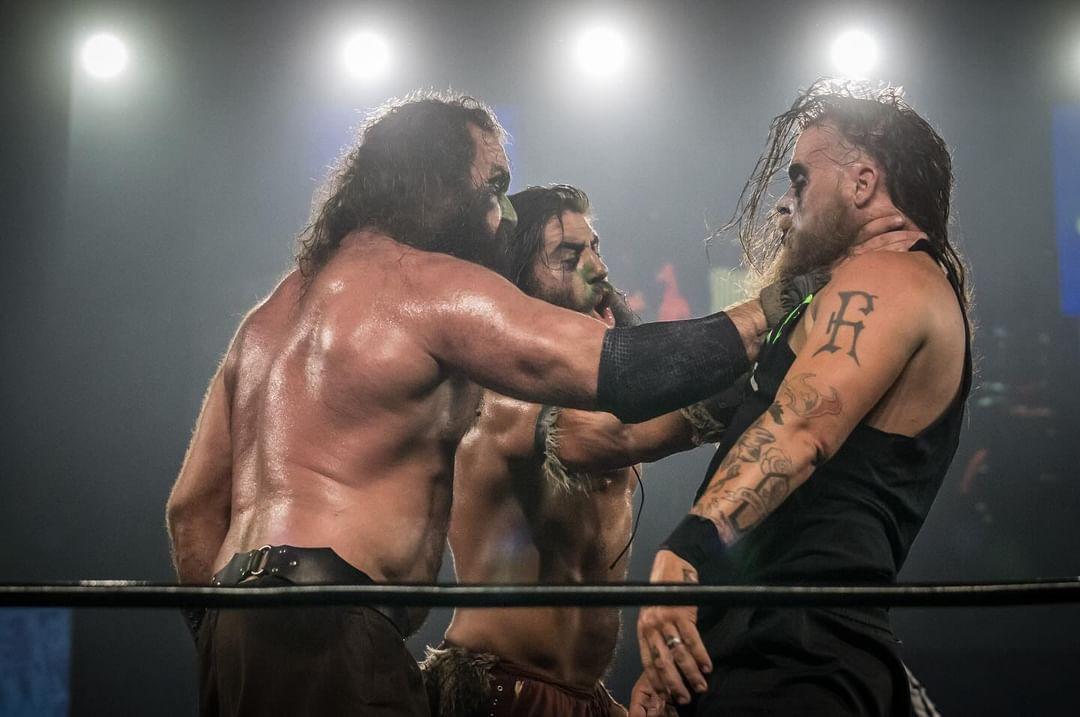 #ThePillars made a statement at #Comicpalooza
#PillarsOfDestiny #ThePillarsShallNeverFall  #HeadsWillRoll 💀 #OblivionAwaits #TASW #MountianMan #TagTeam #Championship #Texas #AEW #WWE #Fur #Choke #Houston #TikTok #Savages #ProWrestling