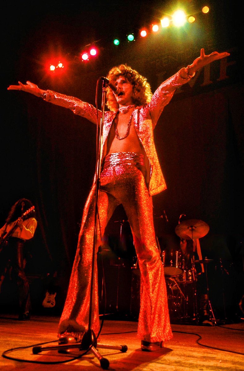nostalgiarock's tweet photo. David Byron on stage circa 1973-1975.

📷: Photo by © David Warner Ellis/Redferns/Getty Images • Edited by @nostalgiarock https://t.co/g5akC39GJw