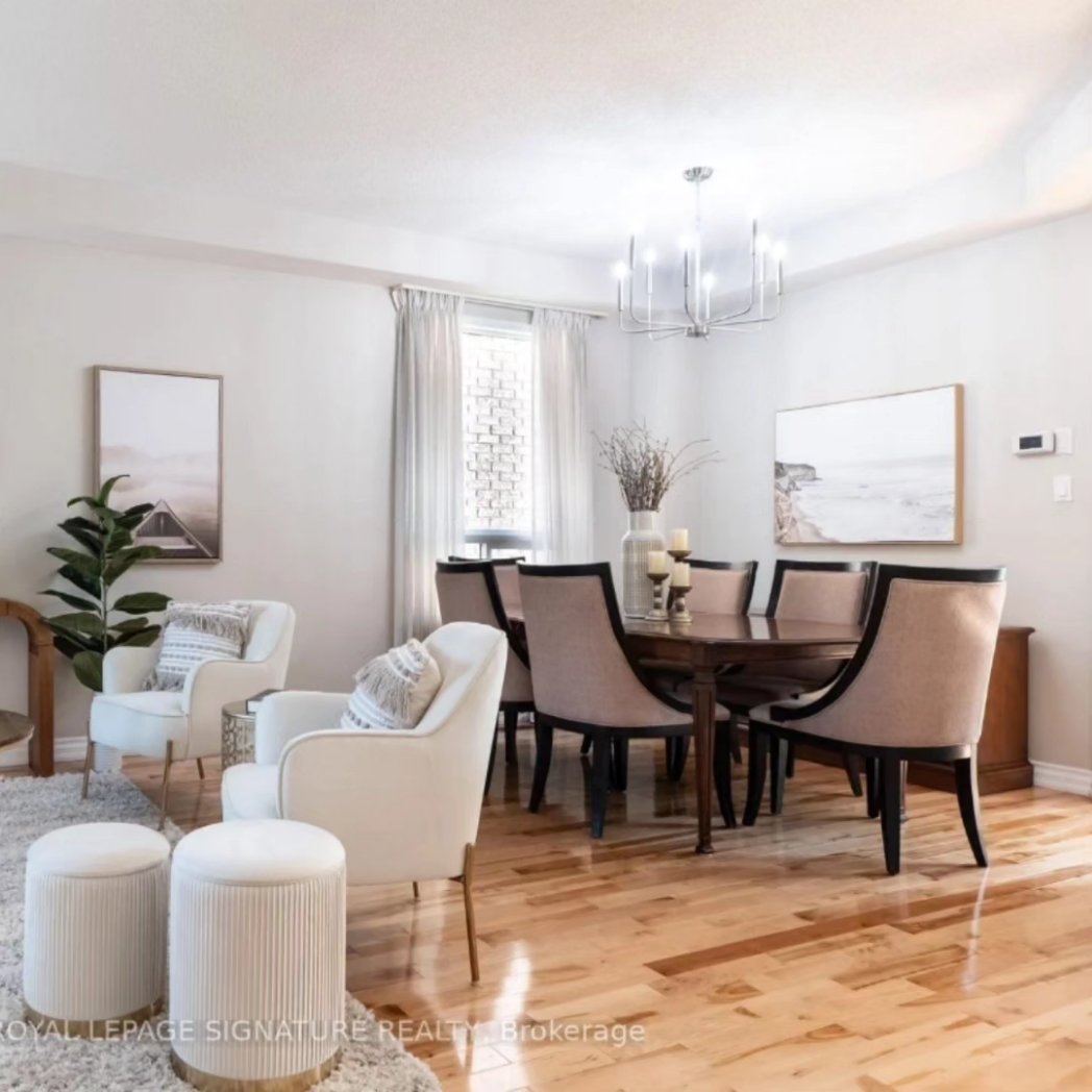 Our staging project ❤️ at 1750 Autumn Cres, Pickering currently #FORSALE. Contact listing agent @trevornicolle, styled by @stageitandlistit. . . #stageitandlistit #homestaging #stagingsells #staging #staginghomes #realestatestaging #stagedtosell #stagerlife #homestager