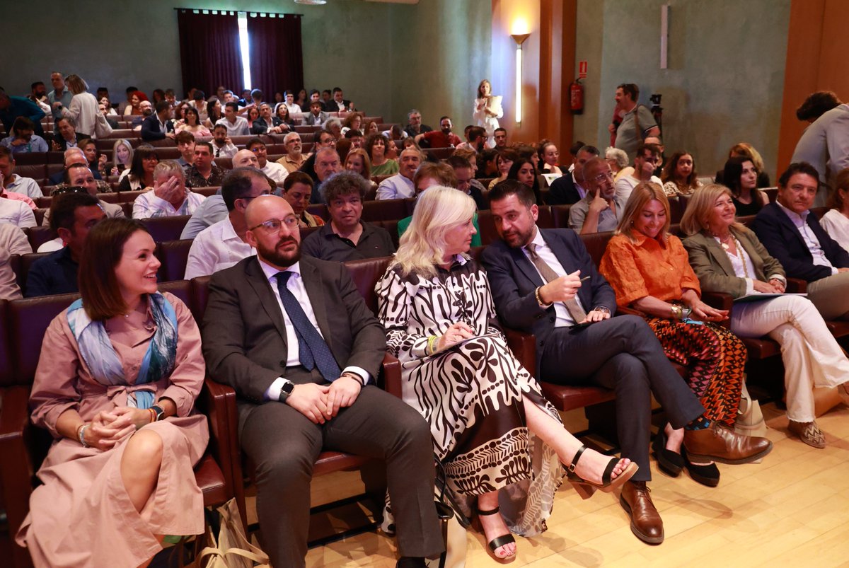 La Escuela de Hostelería 'Fernando Quiñones' de la Diputación celebra su medio siglo de trayectoria con una mirada optimista al futuro.

ℹ dipucadiz.es/prensa/actuali…