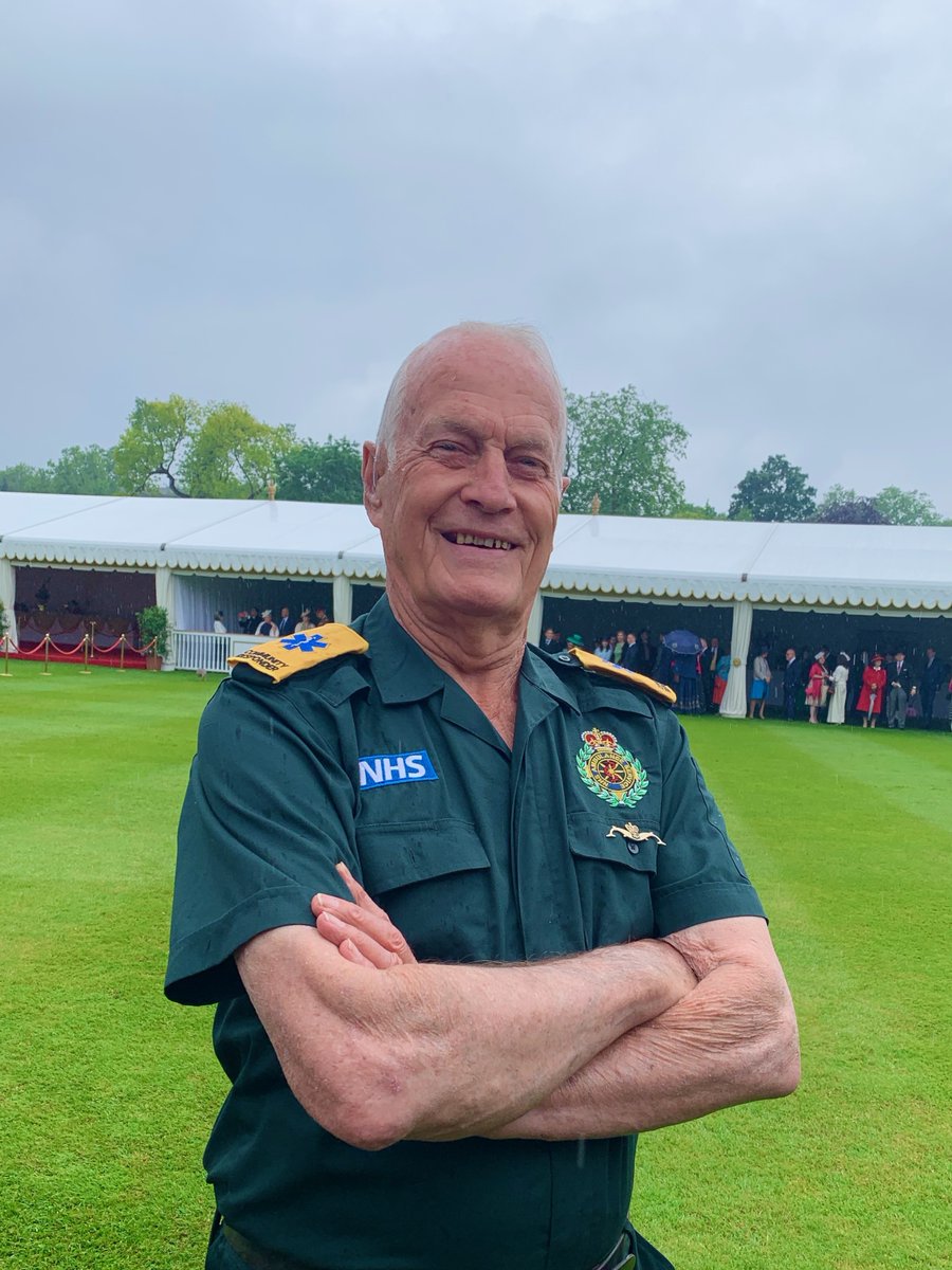 It was lovely to see #TeamSWASFT Community First Responder Michael attending His Majesty’s garden party at Buckingham Palace.

Michael has volunteered for the Trust for 15 years and is believed to be the second oldest CFR in the country at 85 years old!

▶️swast.nhs.uk/news/85yearold…