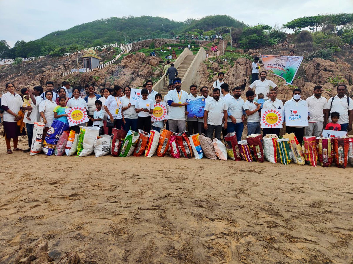 As part of #SwachhataPakhwada, beach cleanliness drive was conducted at Tenneti Park, Vizag by POWERGRID employees & their family members in collaboration with Vizag volunteers. 45 full bags of garbage were collected & beach was cleaned. #SwachhBharatMission #SwachhBharatAbhiyan