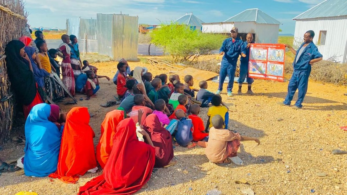 Since 2023, UNMAS #Somalia ensured the safety and security of the civilian population in the north-western parts of Mogadishu by facilitating 370 #EORE sessions benefiting 2989 people, 53% of which were children, and verifying 22,500 square meters of suspected hazardous areas.