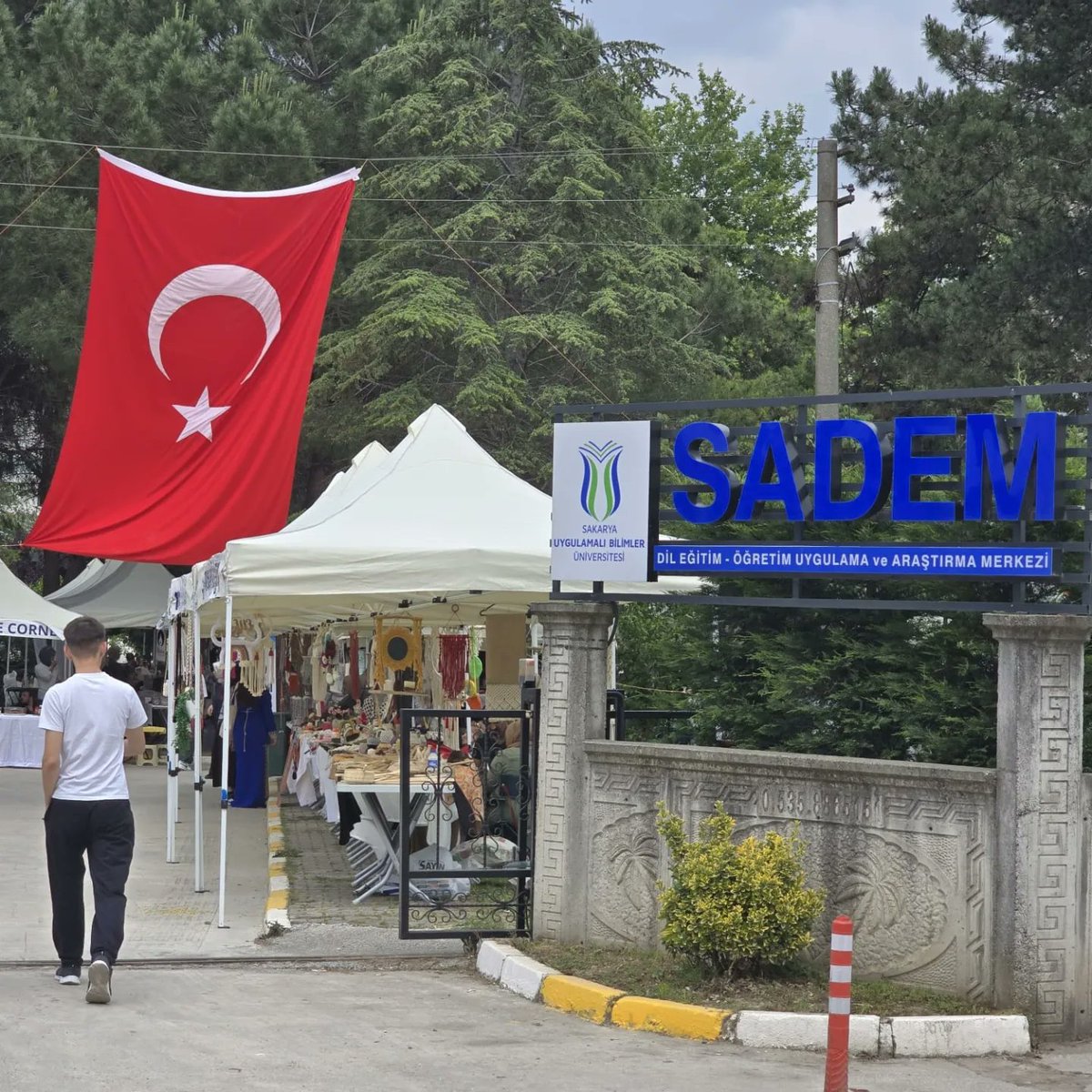 İlçe başkanımız Recep Usta ilçe yöneticilerimizle; işkur il müdürü Tekin Kaya, il yöneticimiz Suat Yılmazer ile birlikte SUBÜ SADEM'in tertip ettiği 'Türk Kültürü Tanıtım Günleri' etkinliğine katıldılar. Emeği geçenleri tebrik ederiz.