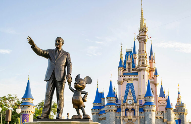 Todas las novedades de #Disney en 2024. Este 2024 estará marcado por las novedades, incorporaciones y “reimaginaciones” de los destinos de Disney. 

colombia.reportnews.la/blog/2024/05/2… vía <a href="/ReportColombia/">Rèport Colombia</a> 

#disney #waltdisneyworld #disneyworldorlando