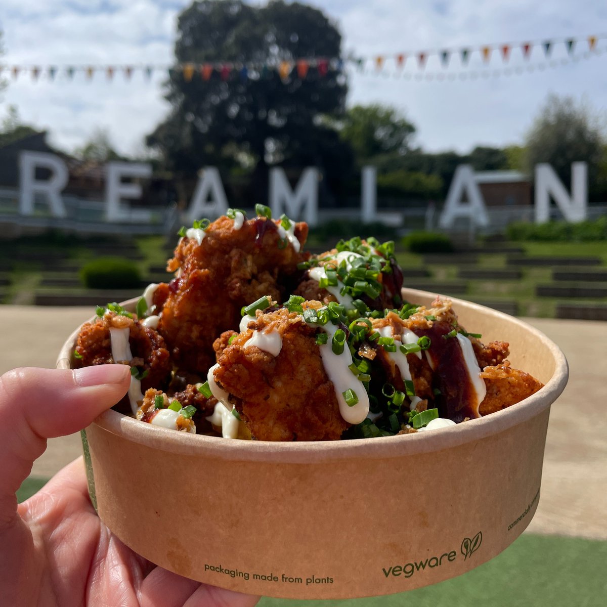 Birdie Macs has landed at @DreamlandMarg ,and they're here to stay 🐔Get stuck into delicious fried and loaded chicken plus scrumptious mac n cheese. These guys are here throughout the season on Dreamland free to enter park days and live music events #margate #thanet #kent