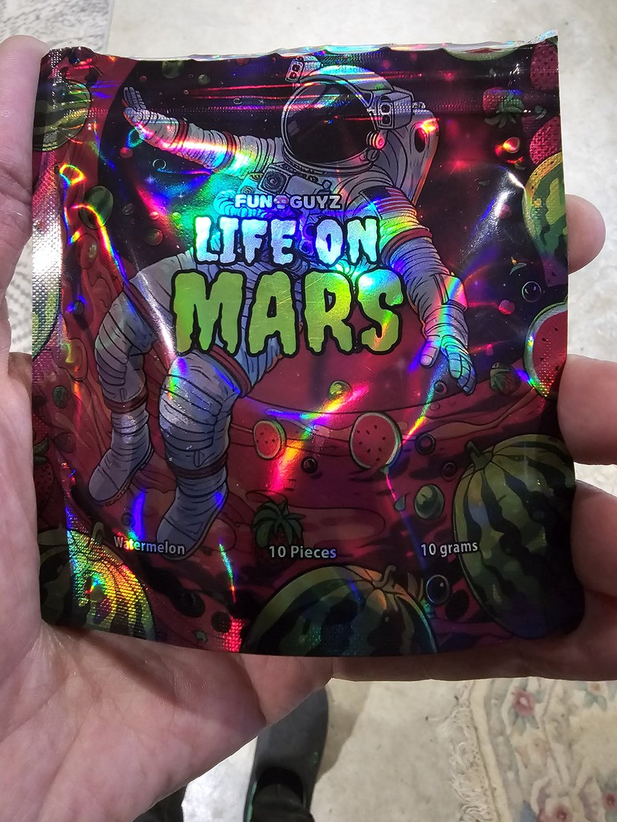 badgerrampage's tweet image. How can I do a 4g and a 6g dose of these #FunGuyz gummies and get zero effects either time?

Buyer beware. These are fucking bunk. No more potent than a glass of milk.