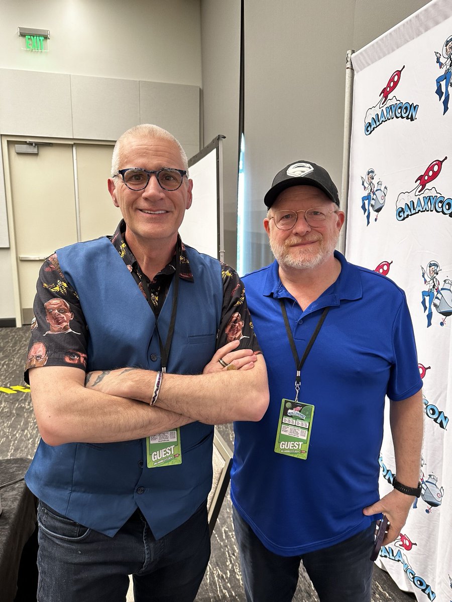 Wrapping up #galaxyconoklahomacity with the incredibly talented Mark Waid! A fan panel, always learn something new from Mark and so grateful to all the attendees and their smart questions on a late Sunday! Props to Travis Langley for great moderation.