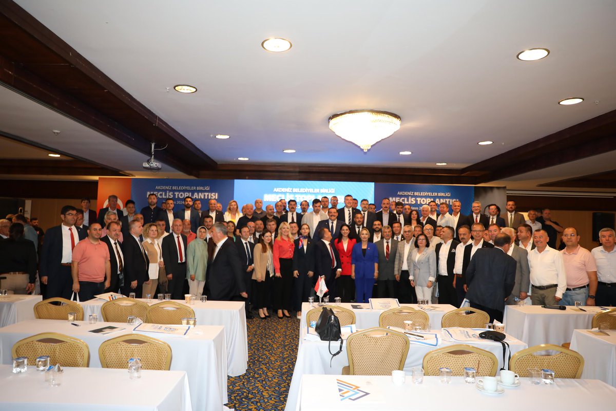 Akdeniz Belediyeler Birliği 11'inci Dönem Meclis Toplantısına katılım sağladık. 
Akdeniz Belediyeler Birliği Başkanlığı görevine seçilen Antalya Büyükşehir Belediye Başkanımız Sn.Muhittin Böcek ve seçilen tüm arkadaşlarımıza başarılar diliyorum. 
#akdenizbelediyelerbirliği