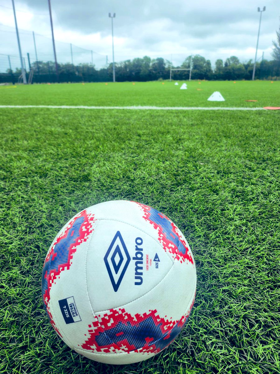 ✅ FAI Futsal in the Yard programme ➡️ Ballivor Ns 9️⃣7️⃣ Boys & 5️⃣7️⃣ girls from 3rd - 6th class enjoying the game of Futsal Thanks to Eoin for delivering the session ⚽️ Ball Mastery ⚽️Tag games ⚽️ Small Sided Games #FutsalintheYard