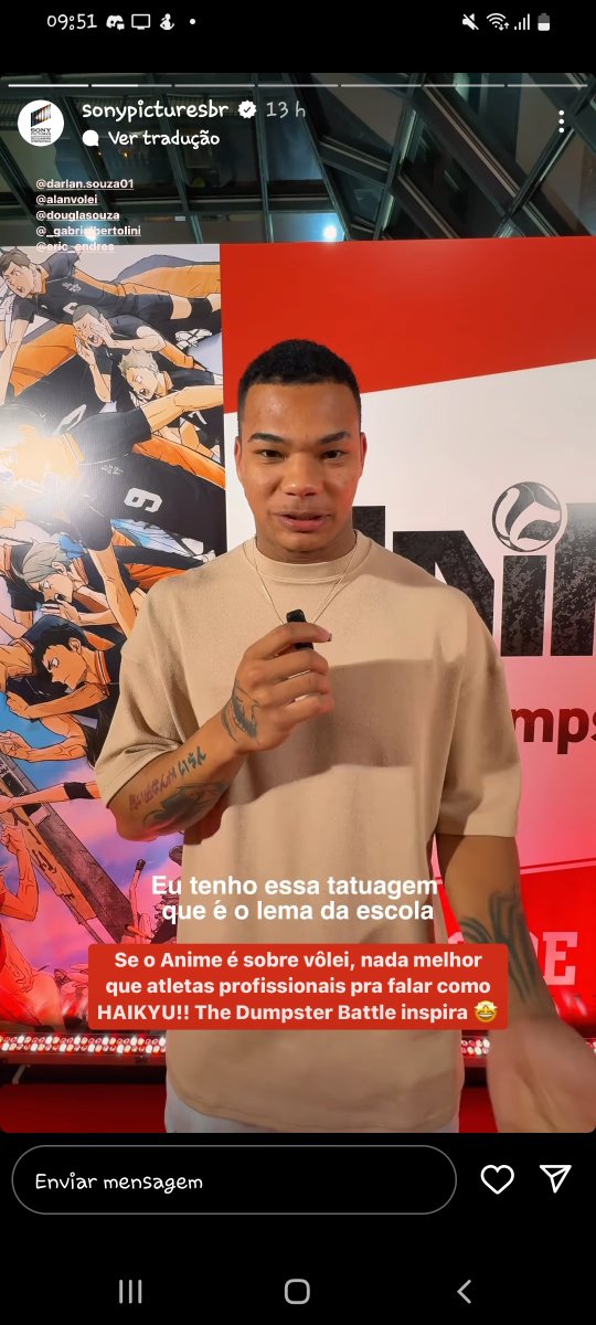 this story with the brazilian team players attending the hq movie premiere is so cute, darlan is one of the brazilian team's top scorers and him showing the tattoo of the Inarizaki motto that he has is so important! the impact haikyuu has is so so HUGE i could scream *aaaaaa*