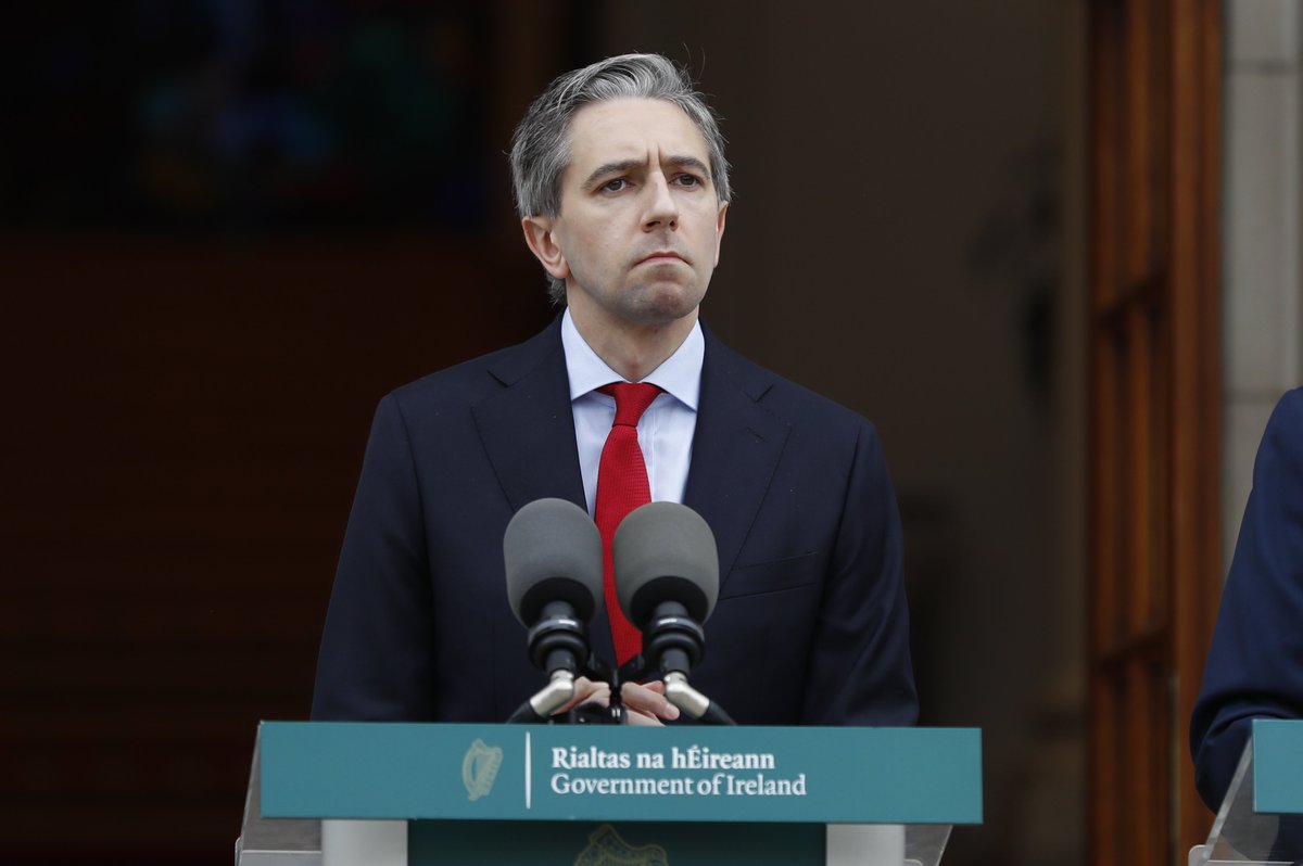 Der irische Premierminister Simon Harris in Dublin: - Wir erkennen den Staat Palästina vor dem Hintergrund einer fast unvorstellbaren humanitären Katastrophe an, die sich in Gaza, Rafah und der Region abspielt. - Hunger wird als Kriegswaffe eingesetzt - Es reicht nicht,