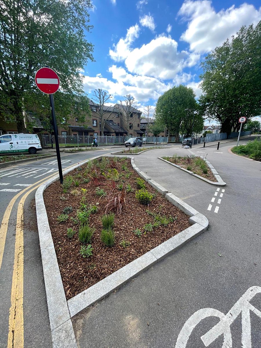 MeristemDesign's tweet image. 🌿We’ve planted over 5 #RainGardens #SuDS covering 130m² in @wfcouncil 🌼

🌱 800+ plants, including flowering species, beautify the area and support #sustainable water management.

🌸 Why Rain Gardens?

🌧️ Mitigate #rainfall effects 
🌊 Ease #drainage system pressure 
🐞 Boost…