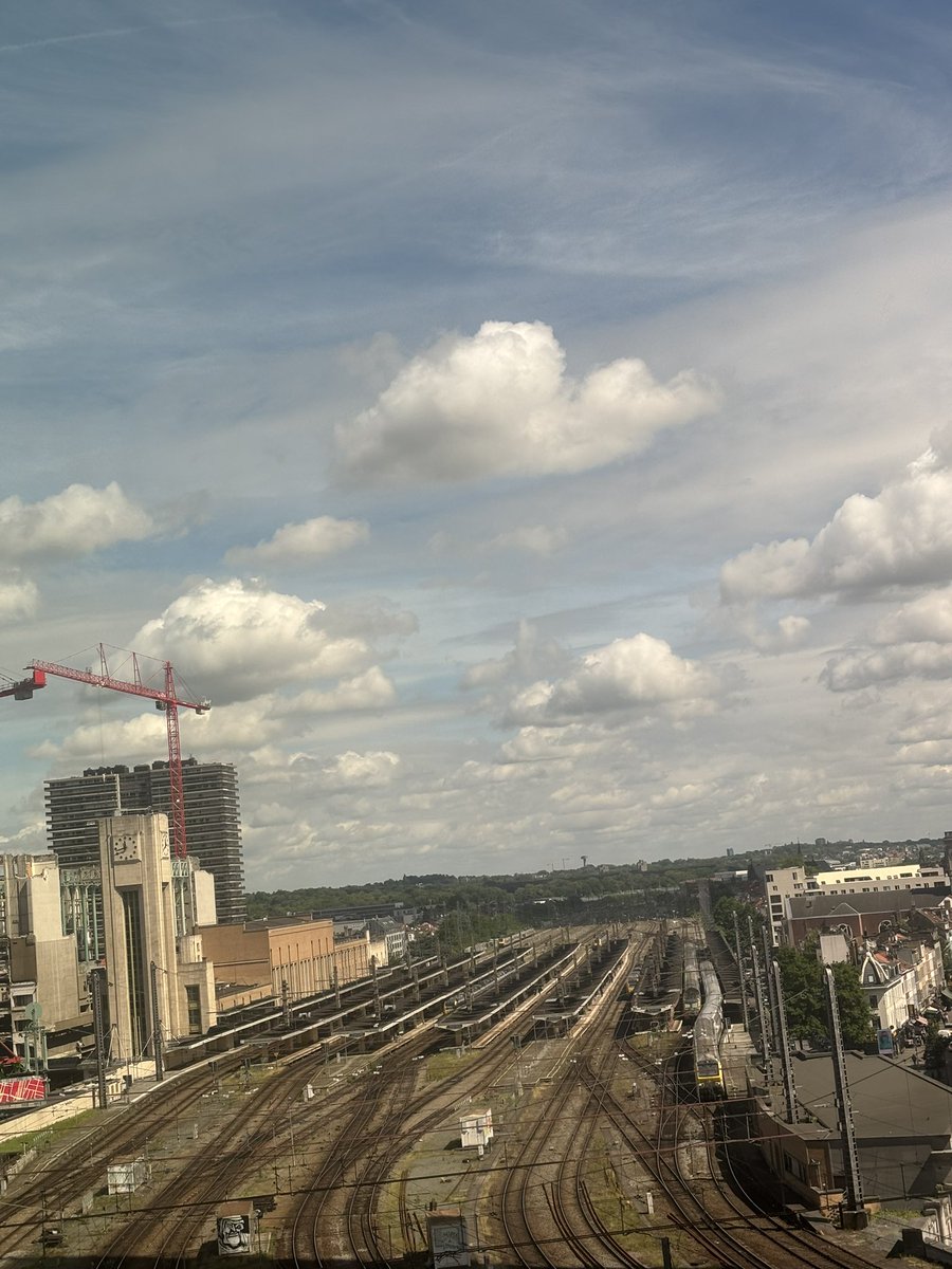 Öyle muhteşem bir manzara olmasa da Buda benim manzaram 🙈🇧🇪🇧🇪🇧🇪