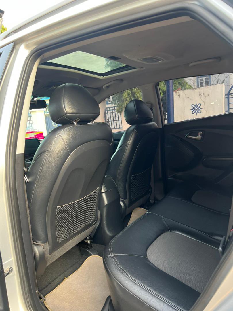 Extremely clean Hyundai Tucson available Price:8m Duty: paid Location: Kaduna #yahayabello #efcc #kano #ashawo @__yellows @___Bils @moderate_ustaz @el_uthmaan @MSIngawa @KawuGarba @_hafsat_paki @HMujeili @umarkhalifa19 @Sarki_sultan @the_scholar1 Retweet 🙏 @Wanzaaam