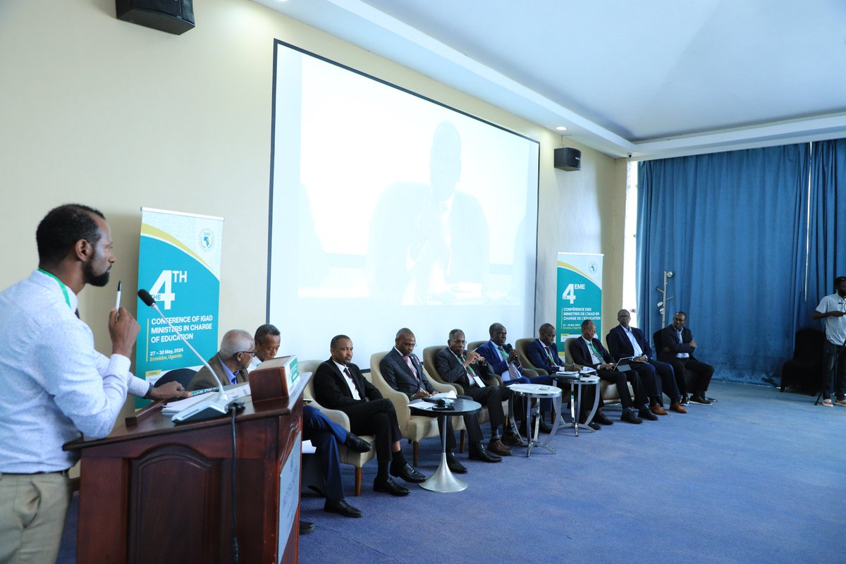 #IGADEducation Ass. Prof. @UmarKakumba, the Deputy Vice Chancellor @Makerere with other heads of Universities in the IGAD Region discussing the IGAD Regional Qualifications Framework (IGADQF). Through the IGADQF, Member States are expected to harmonise their curricular.... 1/2