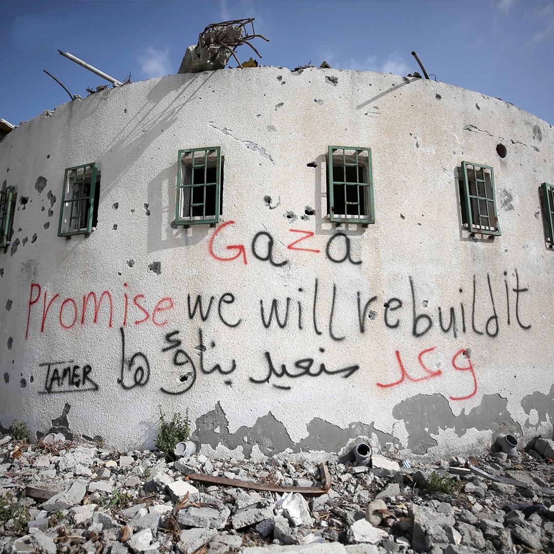 Al__Quraan's tweet image. Messages of hope and resistance painted by Palestinian youth embellish the horrific destruction caused by Israeli air strikes in Palestine’s Gaza. 🇵🇸💔🥺