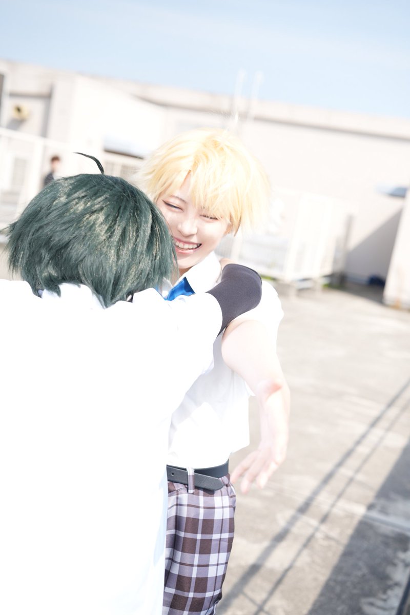 ※cosplay / enst! これは大好きな親友🍬💚ちゃんと、ハグする1秒前の嬉しそうな🎀💛ちゃん☺️ 📸 ▶︎ キリサ@kirisakijac9 様 #コスメルin旧二葉小学校