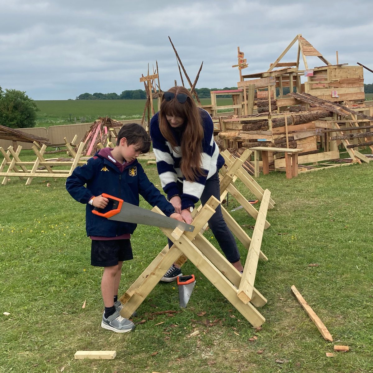 EH_Stonehenge's tweet image. Bring the family to Stonehenge this half term and experience one of the world's best-known prehistoric monuments.

See ancient treasures in our exhibition, step into a Neolithic House, and children can use tools to build an adventure playground. 🪵 🪚

➡️bit.ly/Playhenge