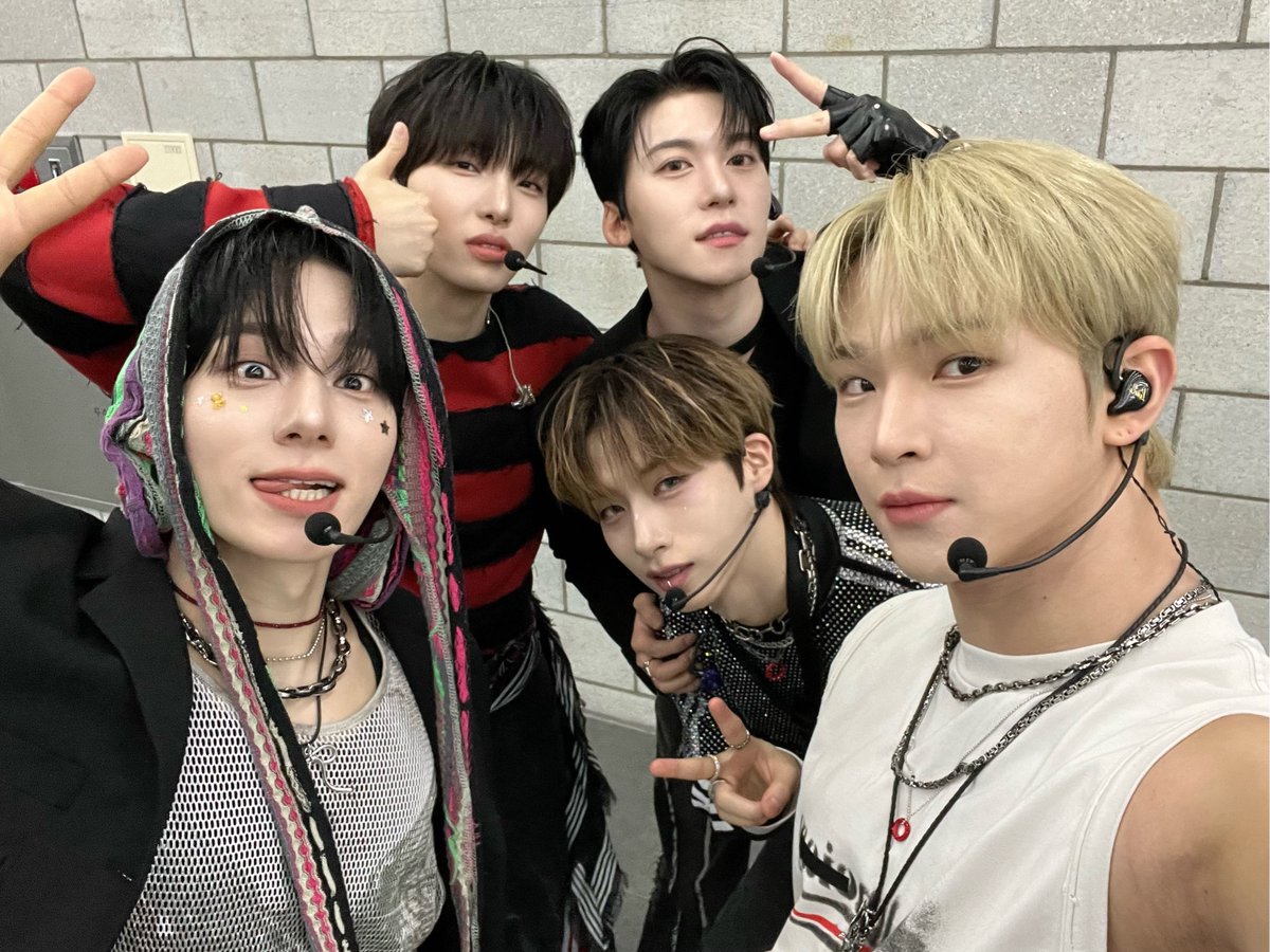 ONEUS tweet media