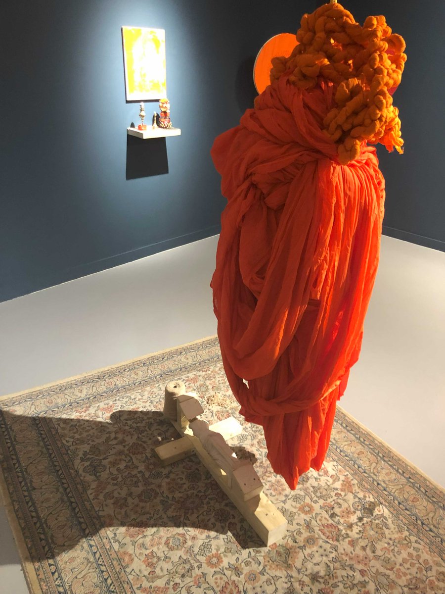 woundbloom's tweet image. Recent floor based sculpture.
Timber. found antique plaster statue and wool on carpet with an overhang of turban fabric.
80cm x 40cm x 30cm
2022
#worshiptech #floorbasedsculpture