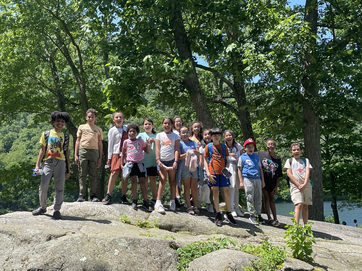 With less than a month left to the school year, these Thomas Cornell Academy youngsters are queens and kings of the hill at #BearMountain State Park! Let's have that kind of #TerrificTuesday #YonkersPublicSchools