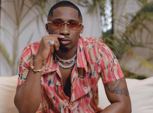 TraceEastAfrica's tweet image. #TastyTuesday on #TRACECity with @JojoKibare 🎙️ TOP 8 COUNTDOWN🇹🇿

Making it to No 1. is “NISIAMBIWE” by JUMA JUX

🛜 traceradio.co.ke

#TraceFM #FirstWithTheHits