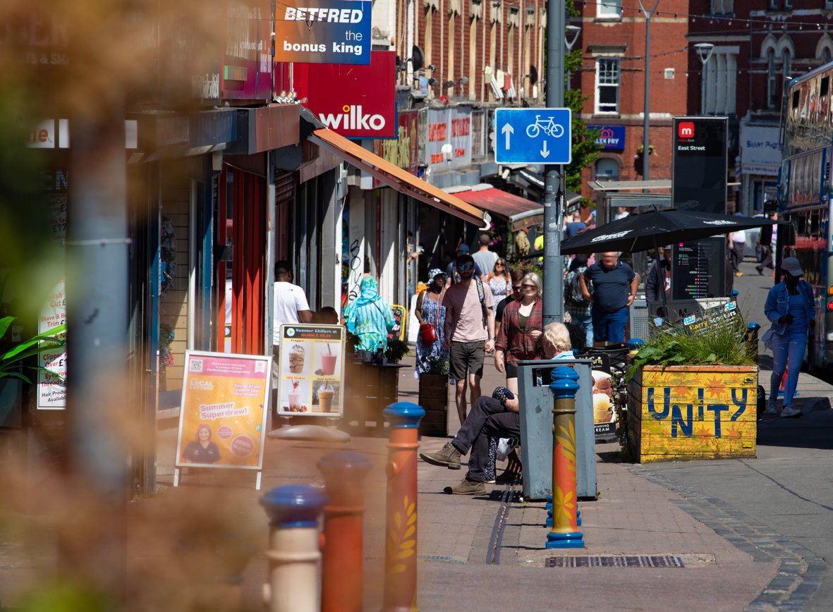 Tell us what you think 📣 We're inviting people who live or work in Bristol, who aren't staff or students, to share their views and help us shape our services in the future 🌆 Help us better engage with the city by completing this 5-minute survey: bit.ly/UoBCitySurvey