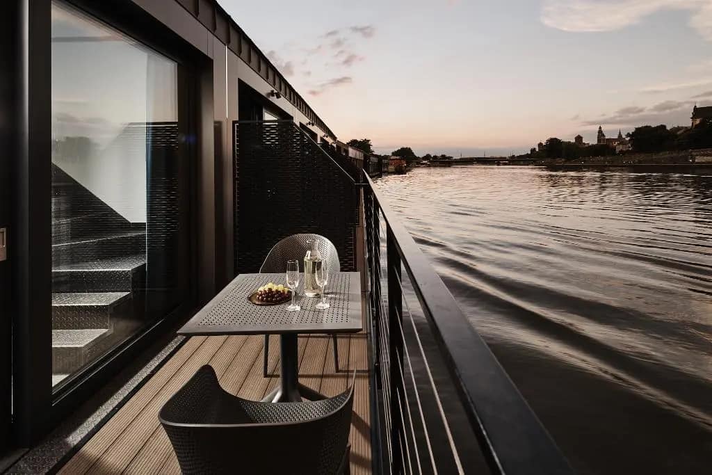 City Break to Krakow  - 4* New Port Hotel

Check out this amazing city break to Poland - perfect for a couples retreat! A bed and breakfast getaway to Krakow City!
Stay at the 4* New Port Hotel, Located in Krakow City, .....

 - View Further Details :: link.viewtrip.co/Mppa