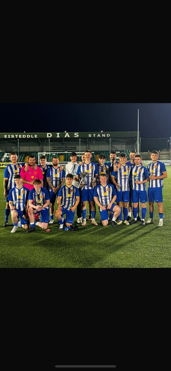 _tjjenks2811_'s tweet photo. 10 years apart. Same cup. #1club #utm π΅βͺοΈπ΅ https://t.co/L8avClzCUW