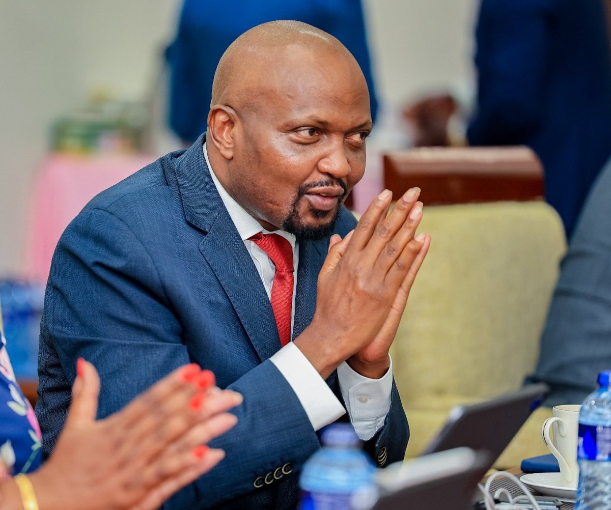 Moses Kuria offered gesturing apologies to RiggyG earlier today in Karen. Tomorrow you will hear him threatening to resign.