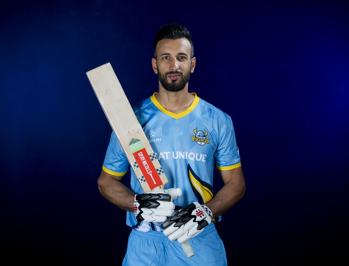 Looking good @shani_official 🔥

T20 Blast ready 👊

#YorkshireFamily