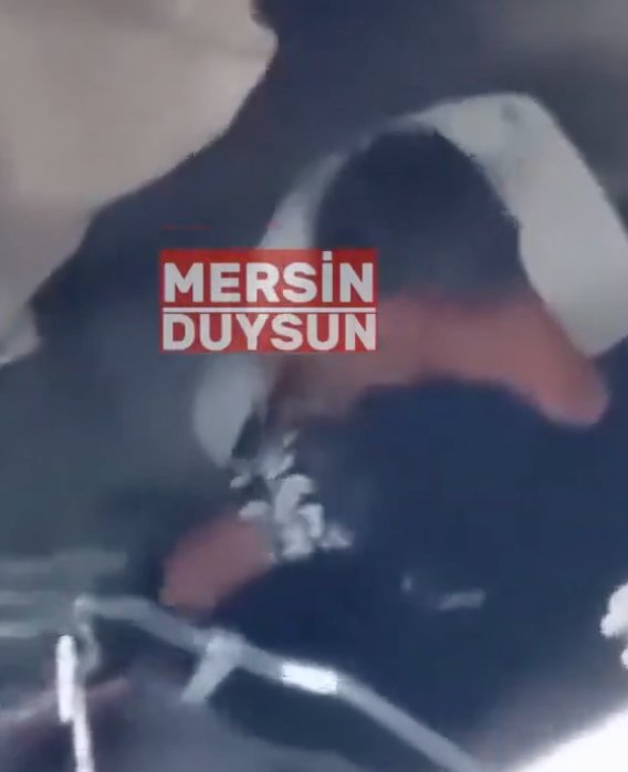 #SONDAKİKA Mersin'de tavuğa tecavüz eden Suriyeli şahıs tutuklanmış.. Yetmez. Derhâl sınır dışı edilmeli..