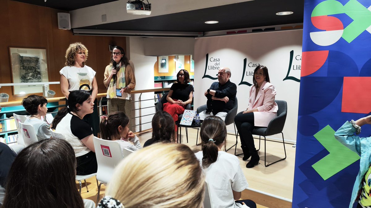Casa del Libro (@casadellibro) on Twitter photo Ahir vam tenir presentació a Casa del Llibre 📍Passeig de Gràcia sobre el llibre "El llibre de canvis, un viatge per la pubertat" de Marta Pujol. Partint d'un programa de TV3, Canvis.
<a href="/bindi_books/">BindiBooks</a> Ahir vam tenir presentació a Casa del Llibre 📍Passeig de Gràcia sobre el llibre "El llibre de canvis, un viatge per la pubertat" de Marta Pujol. Partint d'un programa de TV3, Canvis.
<a href="/bindi_books/">BindiBooks</a>