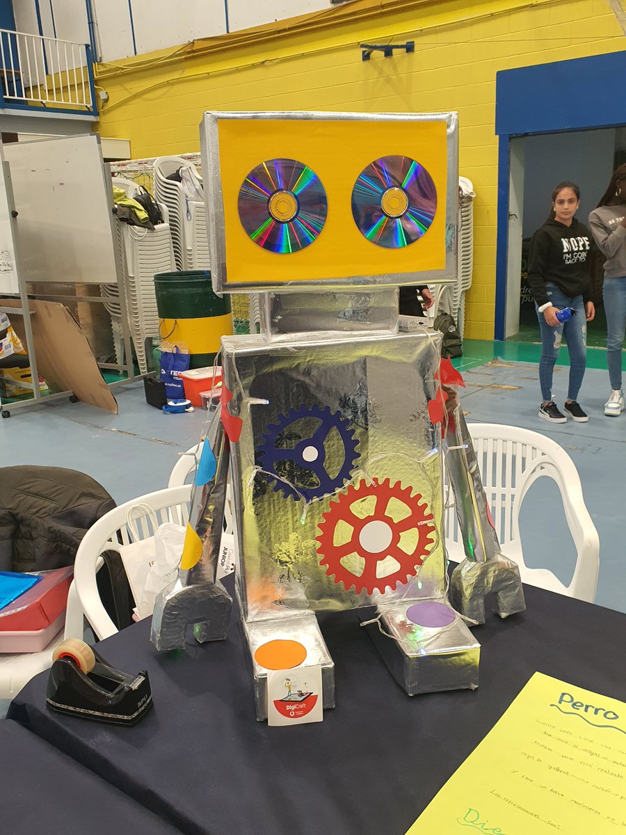 🤖Este año ha tenido lugar el primer '@CantabRobots Junior', un concurso para alumnos de Primaria en el que varios centros han presentado proyectos que han realizado utilizando materiales y aprendizajes adquiridos a través de #DigiCraft. ¡El resultado ha sido increíble!👇🏻