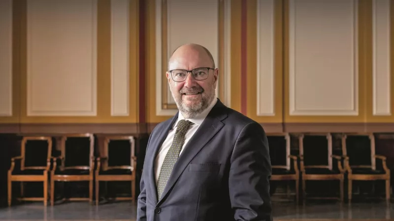 In the latest episode of #Craftcast, our hosts meet with Adrian Marsh, Grand Secretary of #UGLE, who shares more about his crucial goal: the members' experience🤝

Tune in to hear firsthand from one of #Freemasonry's leading figures❗

🔗ugle.org.uk/discover-freem…

#Freemasons