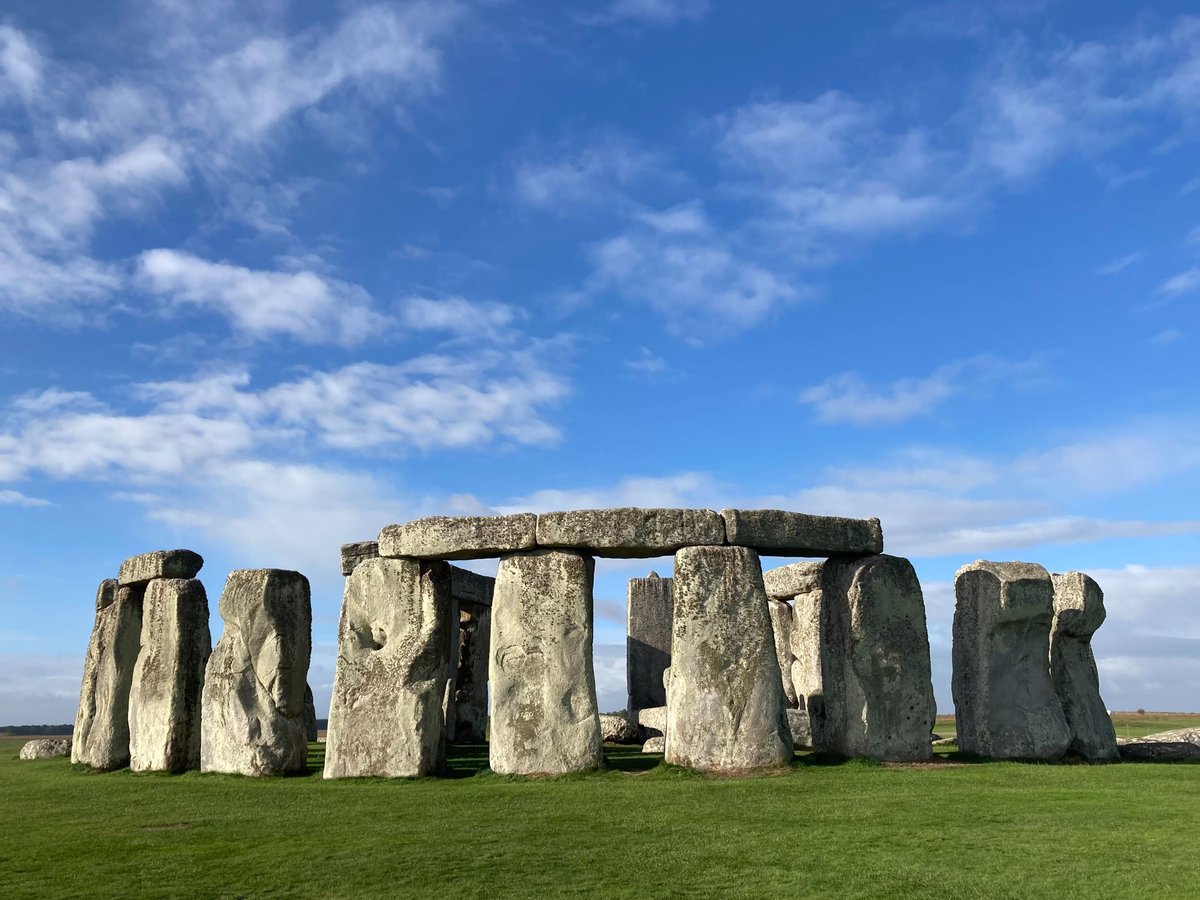 EH_Stonehenge's tweet image. Bring the family to Stonehenge this half term and experience one of the world's best-known prehistoric monuments.

See ancient treasures in our exhibition, step into a Neolithic House, and children can use tools to build an adventure playground. 🪵 🪚

➡️bit.ly/Playhenge