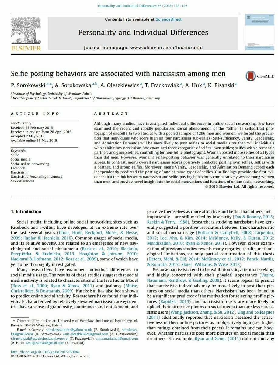 Narsist erkekler sosyal medyada daha fazla selfie paylaşıyor. 

Kadınlar içinse böyle bir durum yok.