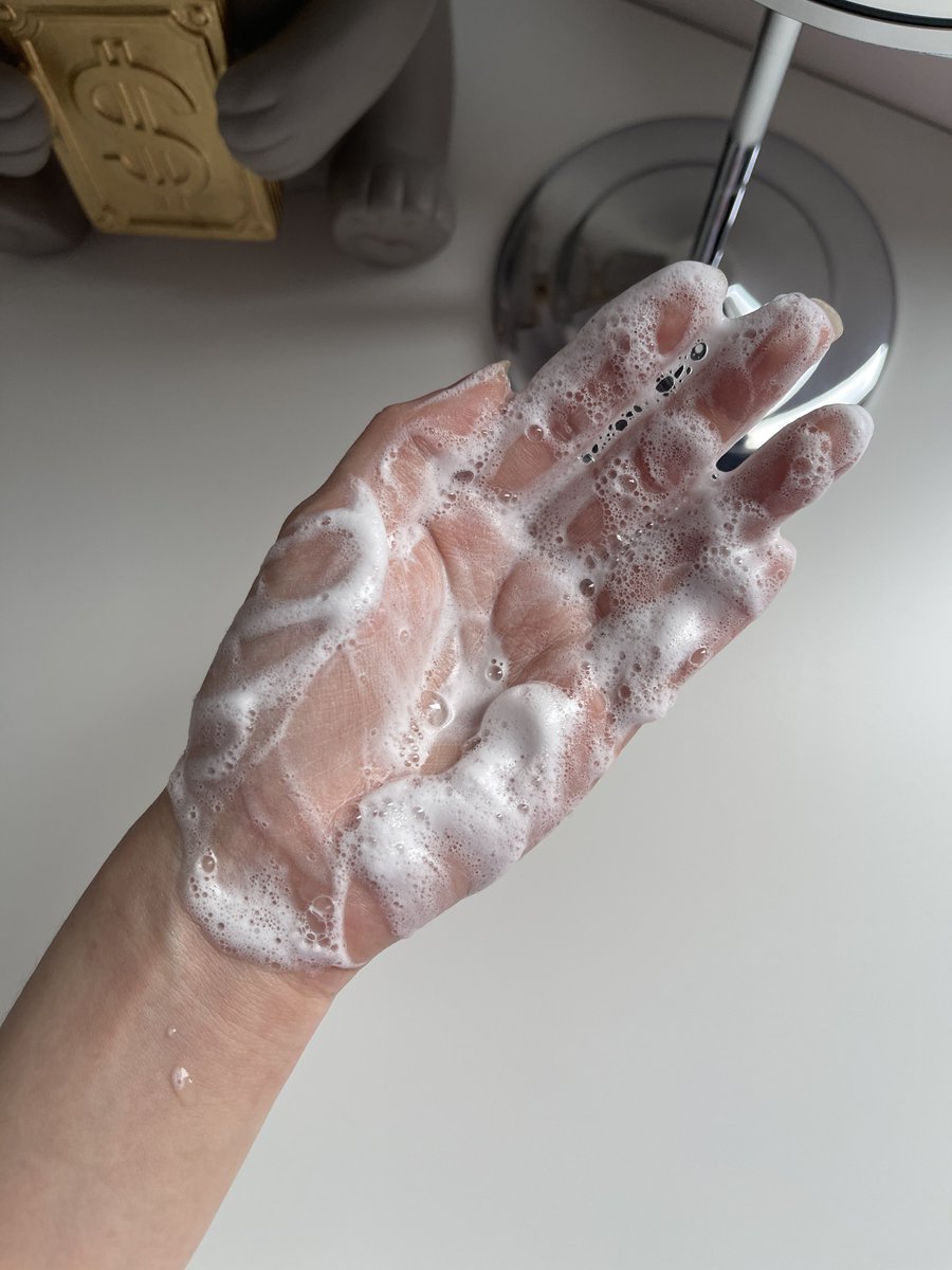 leyareen's tweet photo. cocok banget heatwave gini bikin wajah kusam trus skintific newly-launched facial cleanser yang bikin cerah! 🤯
abis cuci muka kulit keliatan lebih fresh dan berasa halus!! busanya banyak trus ngga bikin ketarik lagi 🤩
#CleanStantBright #SKINTIFICBrighteningCleanser #racuninskincare
