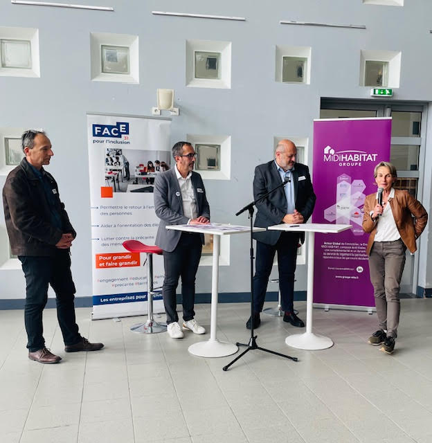 ActionFemmesGS's tweet image. A l'occasion de la signature de la charte #CEASE, initiée par @FondationFACE, pour lutter contre les violences faites aux femmes, le Groupe MIDI HABITAT a invité Christel Lachaume, responsable de notre antenne à #Albi, à présenter notre activité 🙏