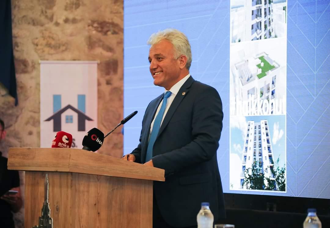 #İzmireKulakVerin 
<a href="/eczozgurozel/">Özgür Özel</a> 
<a href="/drcemiltugay/">Dr. Cemil Tugay</a> 
<a href="/irfanonal/">İrfan Önal</a>
<a href="/herkesicinCHP/">CHP 🇹🇷</a> 
<a href="/vekilmahirpolat/">Mahir Polat</a> 
<a href="/ednanarslanchp/">Ednan Arslan</a>