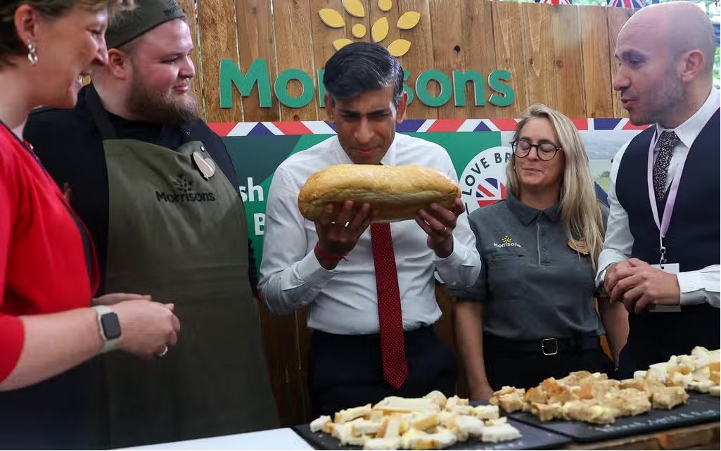 After Rishi Sunak's visits to the Titanic Quarter and Morrisons are deemed a PR disaster, his team re-assess this week's schedule:
Thames Water sewage treatment works, The London Dungeons, Beacon Scott Miniature Village, HMRC Head Office and Scunthorpe