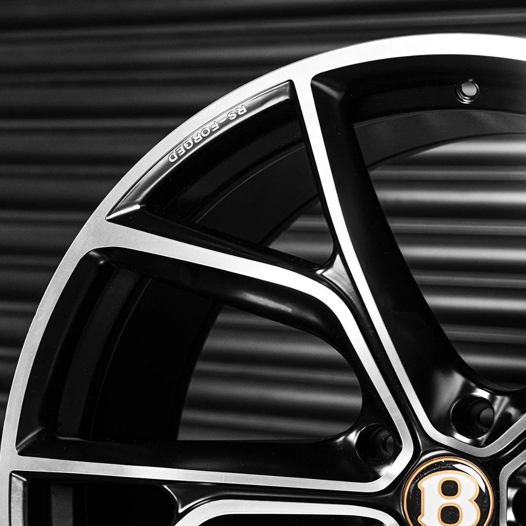 Brand: KAHN® Type 56 Wheels
Model: Bentley Bentayga (2016-2020)
Material: RS Forged Light Alloy
Colour: Diamond Cut / Satin Black
Size: 24”

projectkahn.com/collections/wh…

Copyright Design by KAHN®

#ProjectKahn #KahnDesign #Bentley #BentleyBentayga #London #SuperCars #CustomCars #Cars