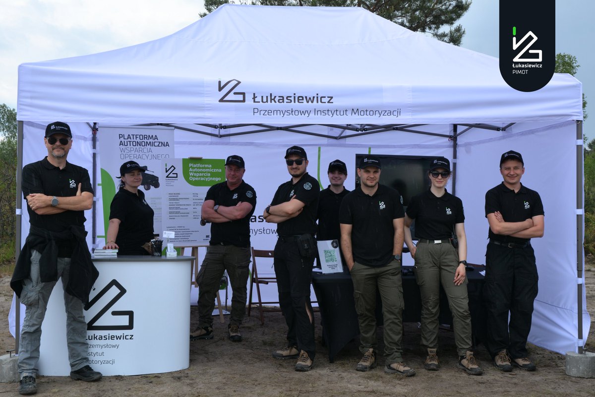 PIMOT_EU's tweet photo. 🪖 Poligon, zróżnicowane warunki atmosferyczne – ostatnie dni były intensywne! Nasi eksperci z Grupy Badawczej Nowych Technologii w Motoryzacji testowali #PAWO (Platformę Autonomicznego Wsparcia Operacyjnego) w połączeniu z działaniem taktycznym podczas #FEX24. https://t.co/EvPoP1eQLd
