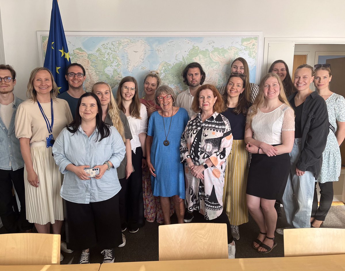 WISE | WISEn kokonaisvaltaisen kriisinhallinnan Rauhan uralle -mentorointiohjelman seitsemännen vuosikurssin viimeinen tapaaminen oli eilen Kriisinhallintakeskus CMC:ssä. Entiset aktorit ovat nyt WISEn alumneja ja toivottavasti pysyvät mukana toiminnassa. Kaikkea hyvää elämäänne!